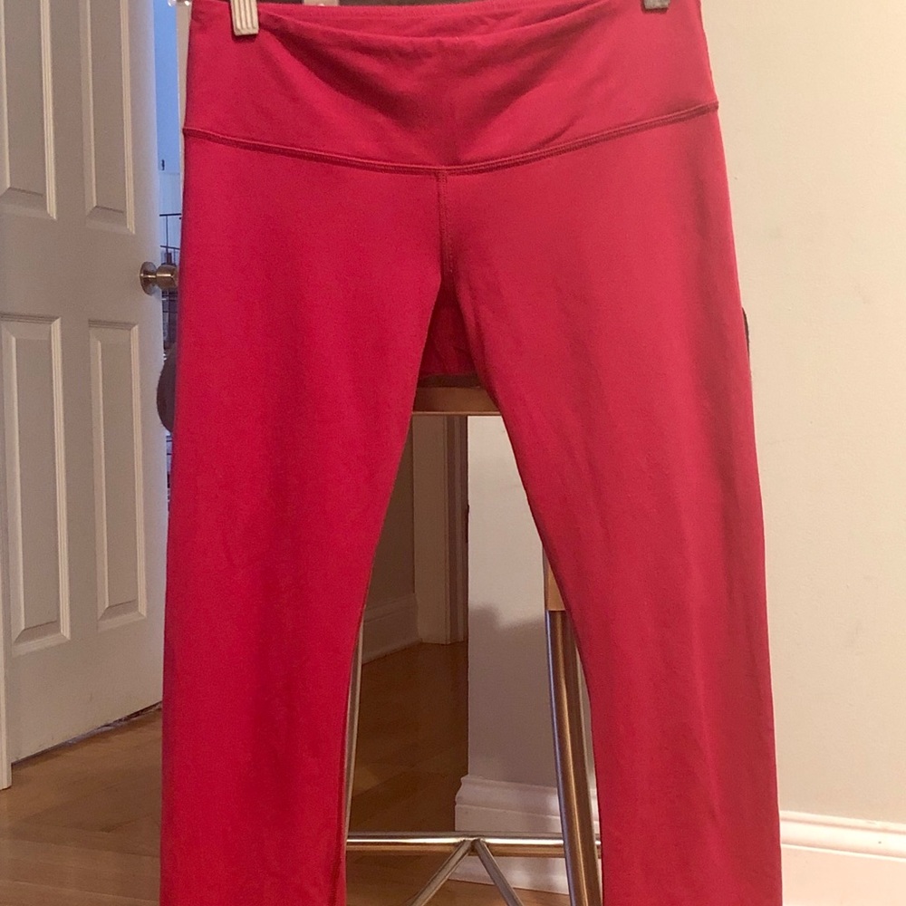 Red Hot Lululemon Cropped Leggings💃🏻
